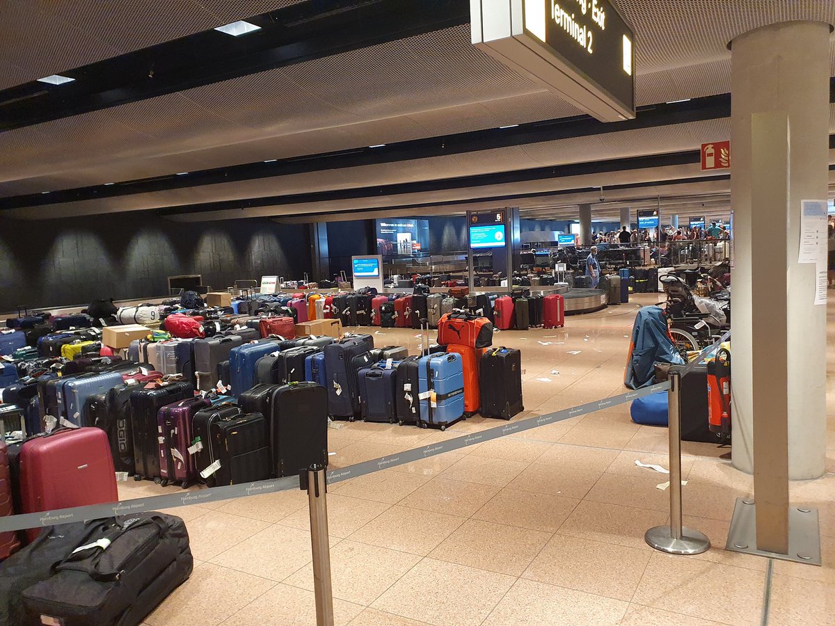 For security reasons do not leave your luggage unattended... <a href="/HamburgAirport/">Hamburg Airport 🕊</a> etwas weniger zynisch bitte
