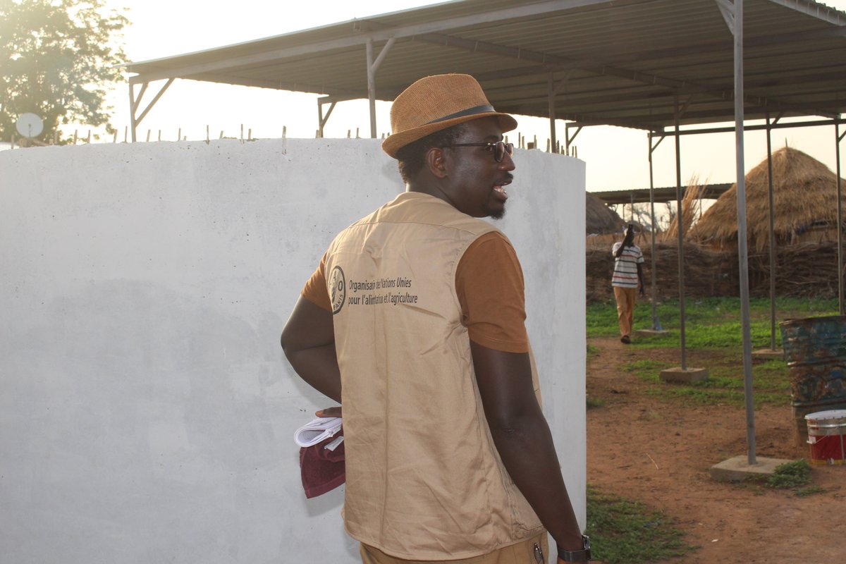 FAOWestAfrica's tweet photo. .@wadeabou de @FAOSenegal est allé à la rencontre des bénéficiaires du projet #1MCSahel sous l'égide des autorités locales afin de recueillir leurs impressions et commentaires sur cette initiative https://t.co/LpvTxuuQal