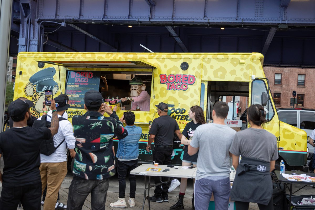 Dr. Bombay came through on the last day of #ApeFest2022 to serve up tacos and FREE ICE CREAM 🍨

<a href="/SnoopDogg/">Snoop Dogg</a> <a href="/DrBombaySE/">Dr. Bombay's Sweet Exploration by Snoop Dogg</a> <a href="/theboredtaco/">Bored Taco</a>