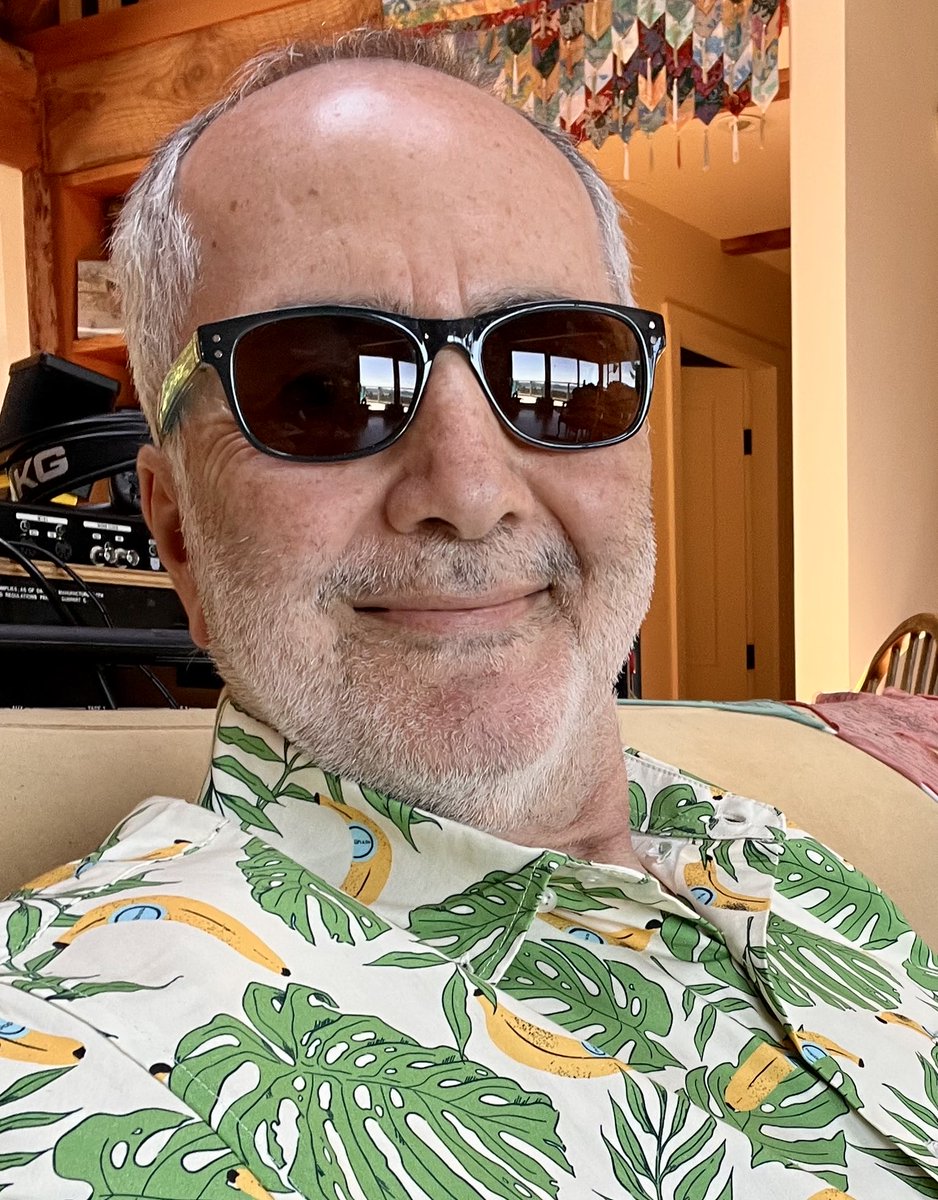 🍌 banana shirt. 
a shirt with a-peel!