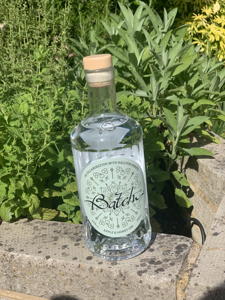 mikkicaplan's tweet photo. Spent the day mooching around the shops @CoalDropsYard ,soaking up the atmosphere, the ☀️&the sights. Such a rare treat to have quality 1:1 time with my mum ❤️. Made a fab eco purchase from #refogrami & now rounding off the day by sampling my new tipple from @BatchDistillery 👌 https://t.co/ihppZu6789