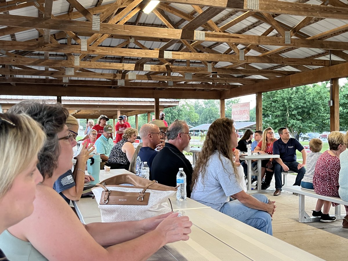 jaywasson's tweet photo. Retha and I had a great time at the Christian County ice cream social last night. Good to see so many of our friends and neighbors. https://t.co/hpH8KLeLHn