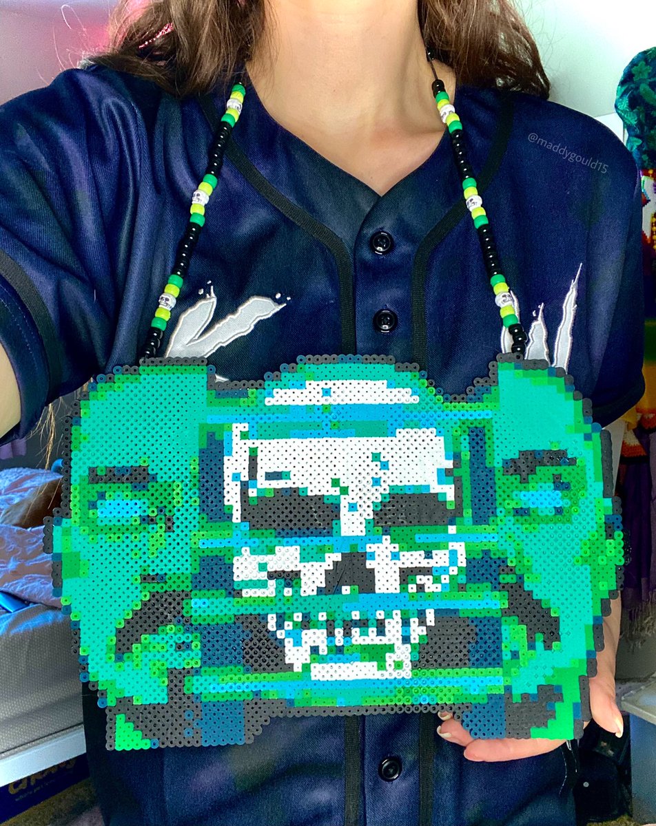 maddygould15's tweet photo. I put a lot of time and effort into this design and I am pretty happy with how it turned out 🥹💀 Thanks for being my muse @KaiWachiMusic 🫡💚 ily #SkullTeam https://t.co/gtKhspgbpb