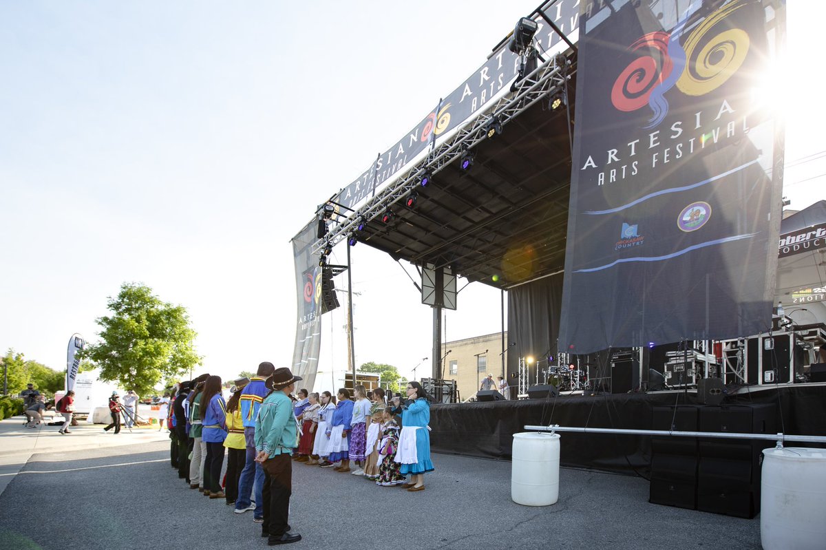 ChickasawNation's tweet photo. The ninth annual Artesian Arts Festival continues until 5 p.m. in downtown Sulphur, Oklahoma. Stop by to experience the vibrant art and culture of Chickasaw artists! #ARTesianFest https://t.co/DhGNA3aCv4