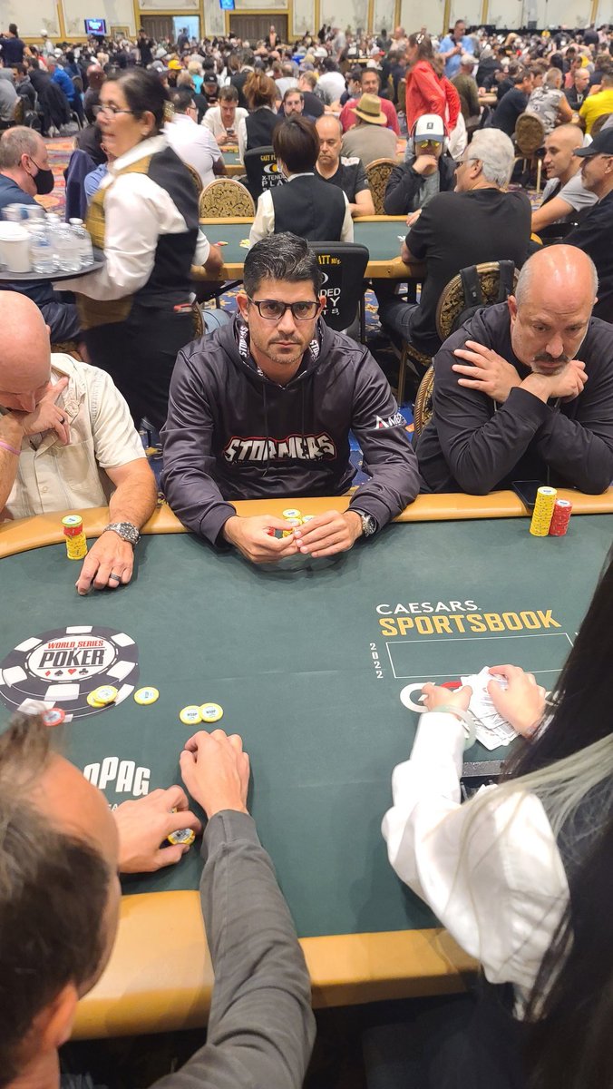 Colossus Day1a...first tournament I play in the series and we found a bag with 583K chips and will be playing 12K BBA. The <a href="/ACRSTormers/">ACRSTormers</a> hoodie appears to run good! Thank you <a href="/ACR_POKER/">ACR Poker</a> !