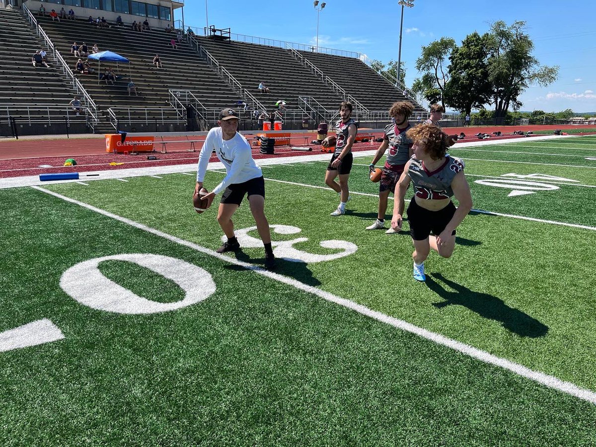 BloomUFootball's tweet photo. Warm Summer Days at Camp☀️
#unleashed https://t.co/zniXxhWwnx