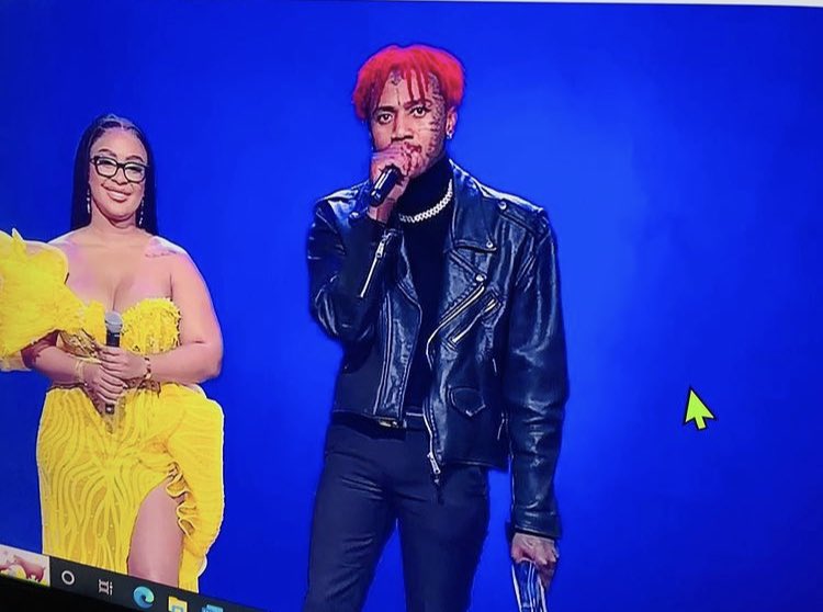 ontiretse27's tweet photo. Themba Presented an award!✅ #ThembaBroly  #DStvMVCA https://t.co/3msbF8KQEi