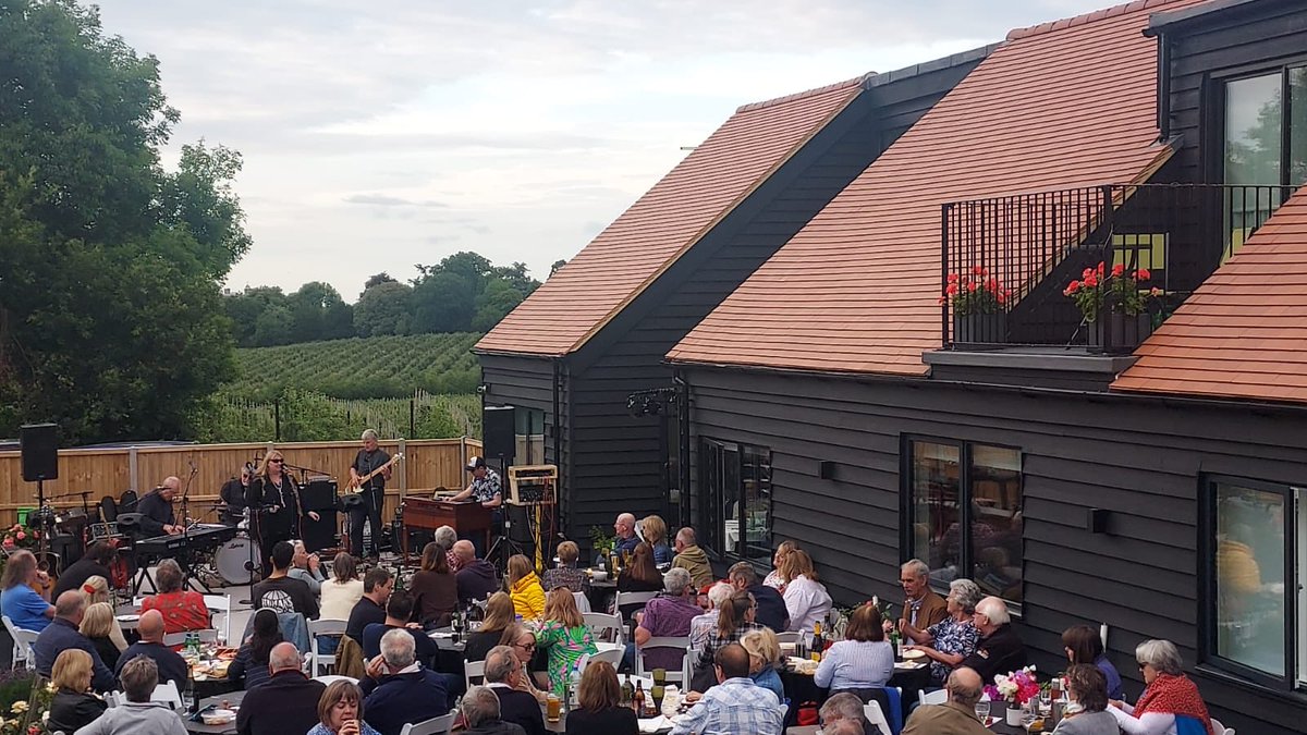 Who needs #Glastonbury ? Fabulous musical  evening in aid of ⁦<a href="/PilgrimsHospice/">Pilgrims Hospices</a>⁩ at house in #Boughton designed by us :)