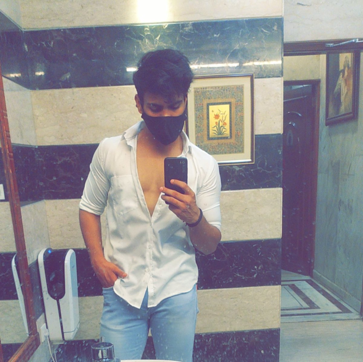 Divyans96985605's tweet photo. #weekendvibes https://t.co/w9KOWnI3yx