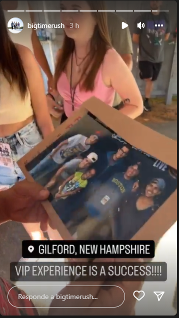 Woo_HooRushers's tweet photo. Actualización 25/06/2022
#ForeverTour 
Hace 4 hrs empezó la convivencia con los VIP 
También mostraron una foto de una Rusher de hace 10 años 🤯 https://t.co/ysinjXdRCG