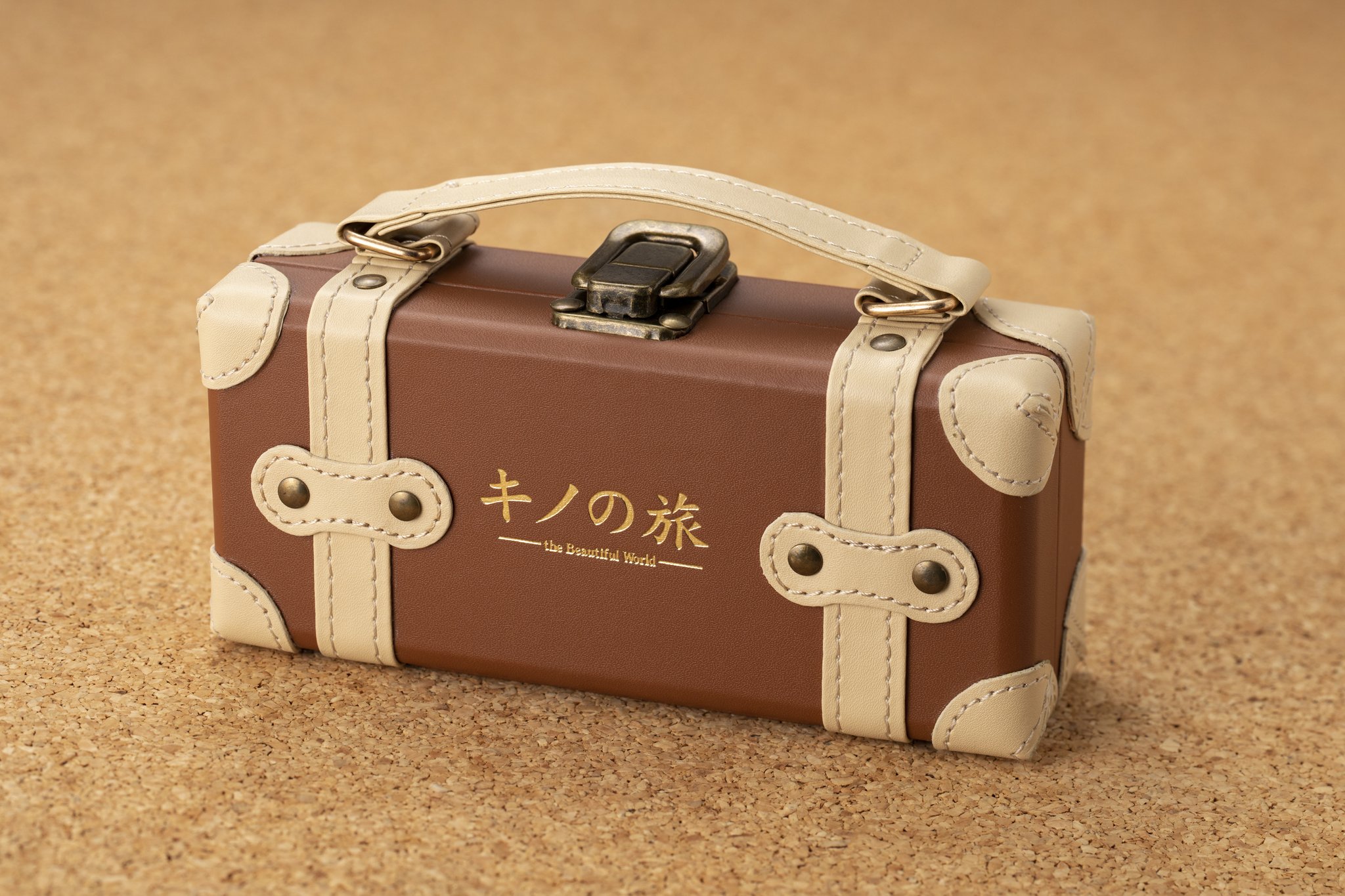 キノの旅　クリアポスター　ミニトランクポーチ　缶バッジ　布ポスター　くじ キノの旅 クリアポスター ミニトランクポーチ 缶バッジ 布