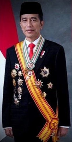 Presiden RI ke 7 Bpk Joko Widodo yg rendah hati yg❤️dicintai seluruh Rakyat Indonesia, Kerja kerja kerja itulah terusssssss yg dilakukan utk Indonesia Maju MERDEKA🤟👍🙏🇮🇩.