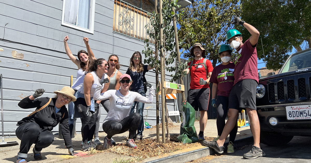 SFUrbanForester's tweet photo. Thanks to the neighborhood residents and volunteers who joined us in planting new street trees in San Francisco's Bayview neighborhood today! πͺπ³π #ClimateAction #UrbanForest #PlantHope #TreeLove #GreeningSF #BayviewSF https://t.co/6qdb55CoYk