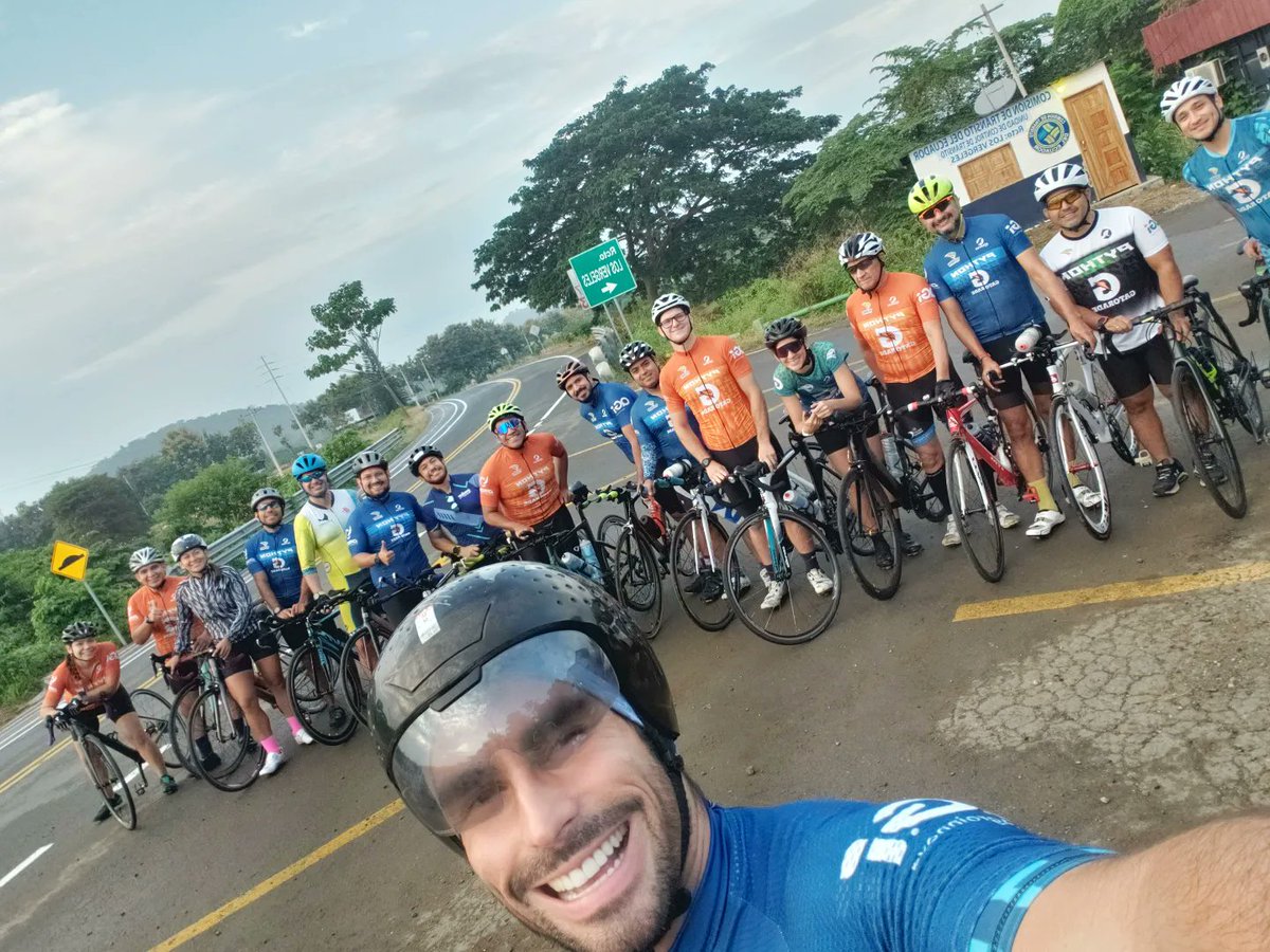 JuanJose_J4's tweet image. Seguimos avanzando, entrenando, disfrutando... somos amigos, somos familia, somos triatletas.
#SomosPython