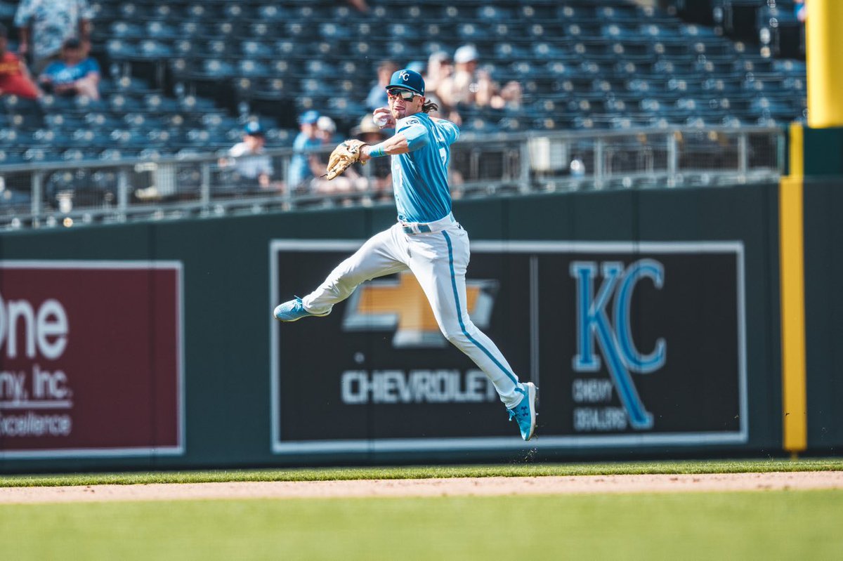 JasonHannaphoto's tweet photo. Shot a sequence of the @Royals @BwittJr making an incredibly athletic play today. https://t.co/hTYOxsROZq
