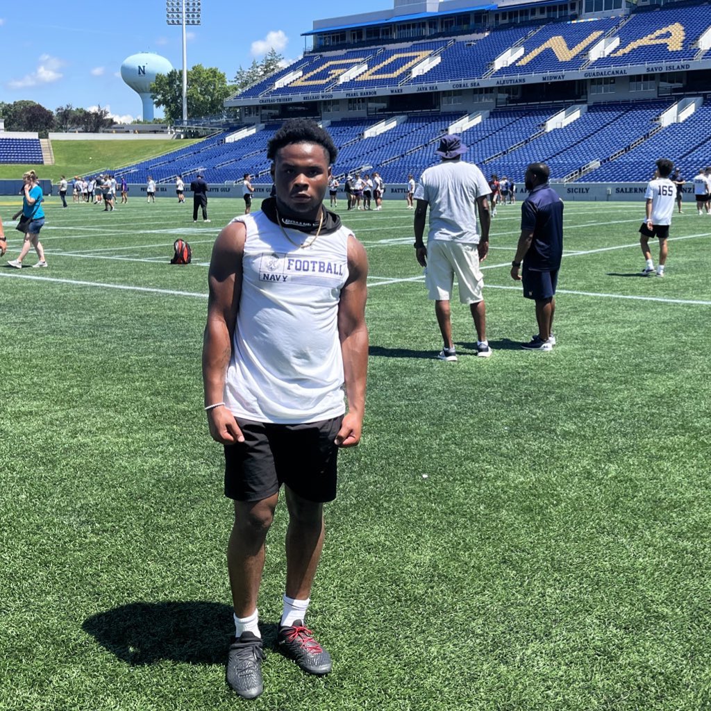 25__szn's tweet photo. Had a great time at Navy’s Football Camp . Got to showcase my talent and show people I can backup all my talk! 
@JMacDonald_Navy @NavyFBrecruit @StJoe_Football https://t.co/FmMAy58OWH
