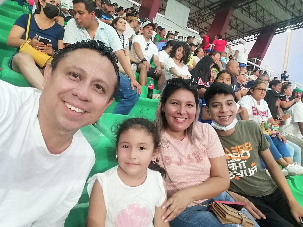 antonio_vela's tweet photo. Vamos mis @OlmecasTabasco  venimos desde Emiliano Zapata Tab apoyarte

Vamos con todo ❣️💞❤️🎙️⚾⚾⚾👏👏👏📢 https://t.co/74eBTgZ2JK