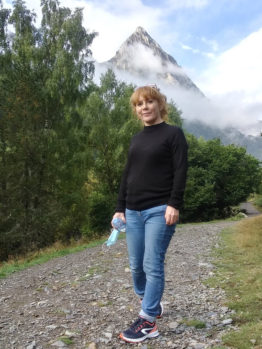rob_marchant's tweet photo. On the eve of the Stretford and Urmston Labour selection, just a note to say how immensely proud I am of @Joanne13Harding, a woman more than capable of scaling great mountains. โค #goforJo https://t.co/hx6kVVzC9v
