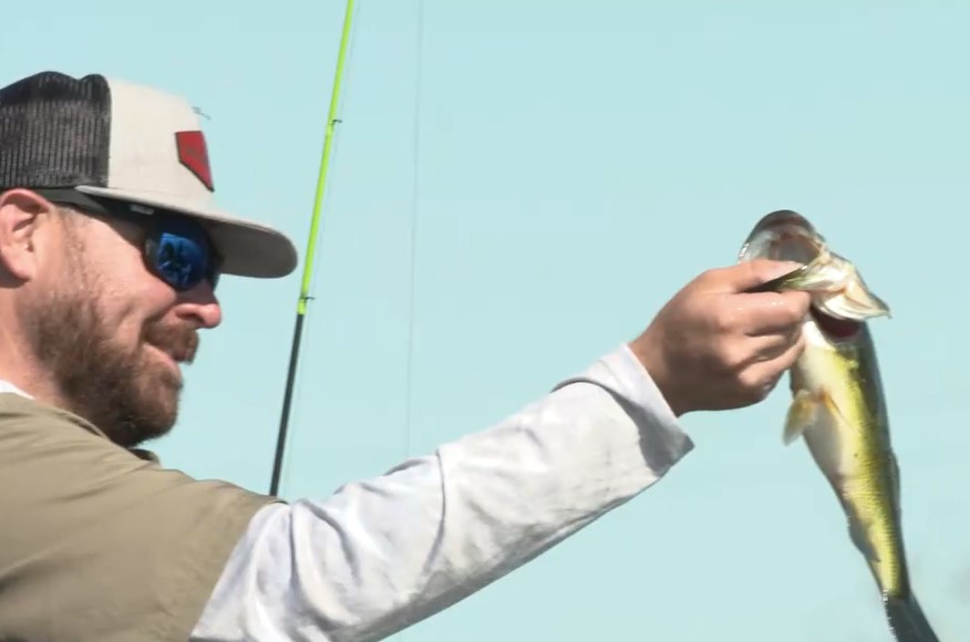 OUTDChannel's tweet photo. Who doesn't like to throw chatterbaits and spinnerbaits? Here, Thomas Allen shares tips how and when to fish these fun baits, so click https://t.co/ds8YESPW0f. Thank @DICKS for the video series. #LargemouthBass #Spinnerbaits #Chatterbaits #FishingTips #FishingSecrets https://t.co/peF7tf9EPe