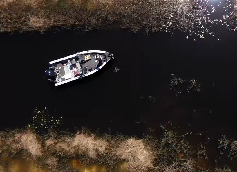 SPORTSMANchnl's tweet photo. Who doesn't like to throw chatterbaits and spinnerbaits? Here, Thomas Allen shares tips how and when to fish these fun baits, so click https://t.co/u7nc96JCcb. Thank @DICKS for the video series. #LargemouthBass #Spinnerbaits #Chatterbaits #FishingTips #FishingSecrets https://t.co/VHH1xsRef2