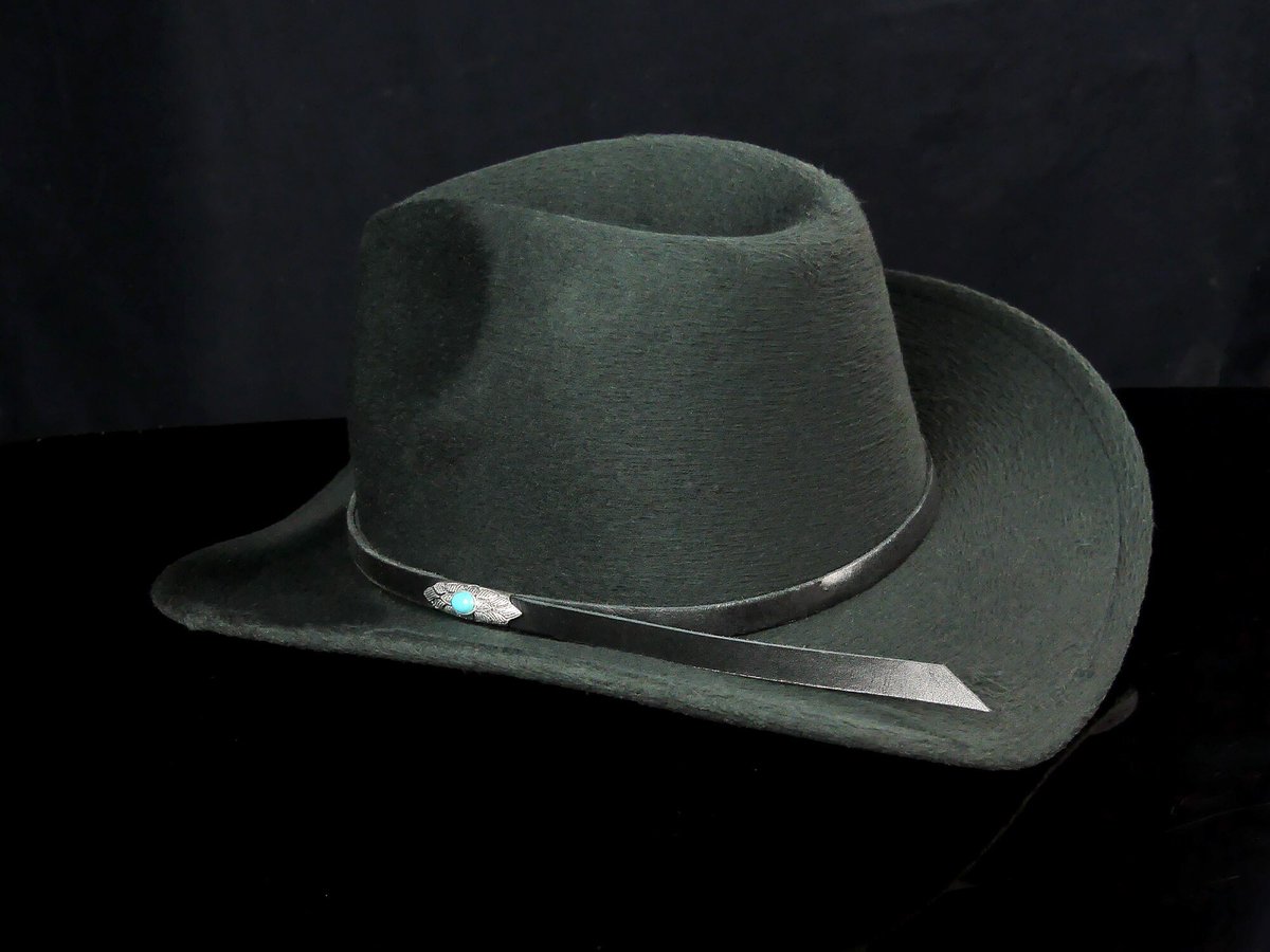 peterleatherpe1's tweet photo. Excited to share the latest addition to my #etsy shop: Black custom leather hatband, Designer fedora hat band with a blue stone https://t.co/SmTfGX6V9M #black #steampunk #hatband #westernhatband #hataccessories #leatherhatband #customhatband #stetsonhatband #fedorahatb https://t.co/U73piq7ejo