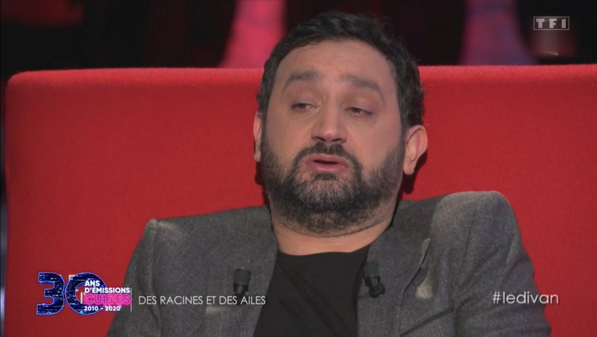 NMalaboeuf's tweet photo. Mais aussi un extrait de l’émission #LeDivan avec @FogielMarcO où @Cyrilhanouna était l’invité #30AnsDÉmissionsCultes https://t.co/zcxTN9uzae