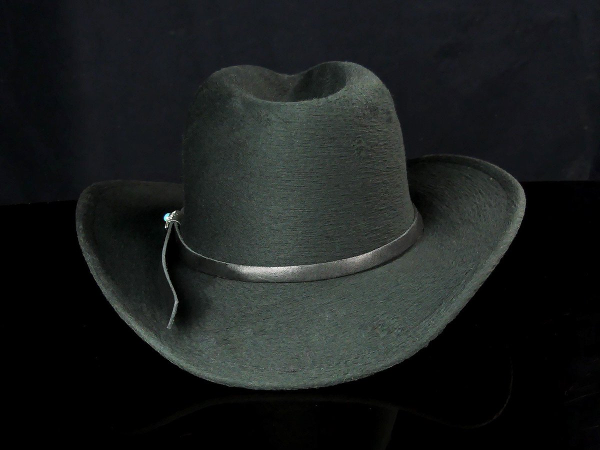 peterleatherpe1's tweet photo. Excited to share the latest addition to my #etsy shop: Black custom leather hatband, Designer fedora hat band with a blue stone https://t.co/SmTfGX6V9M #black #steampunk #hatband #westernhatband #hataccessories #leatherhatband #customhatband #stetsonhatband #fedorahatb https://t.co/hjaKG7PD8h