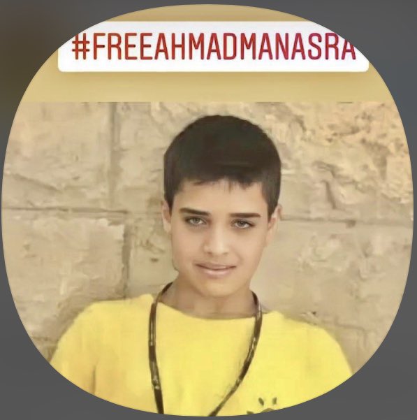 Monadel's tweet photo. أحمد مناصرة الطفل الذي أعتقل في سن ١٣ ليس إرهابي.
الإرهاب هو إعتقال الأطفال ووضعهم في العزل المنفرد وحرمانهم من زيارة أهلهم .
الإرهاب هو نزع الطفولة عن البشر  بوحشية 
نناشد كل الأحرار في ألعالم بالمطالبة بالافراج الفوري عن أحمد والأطفال المعتقلين 
#FreeAhmadManasra #unchilding https://t.co/FXaqxwNPrN