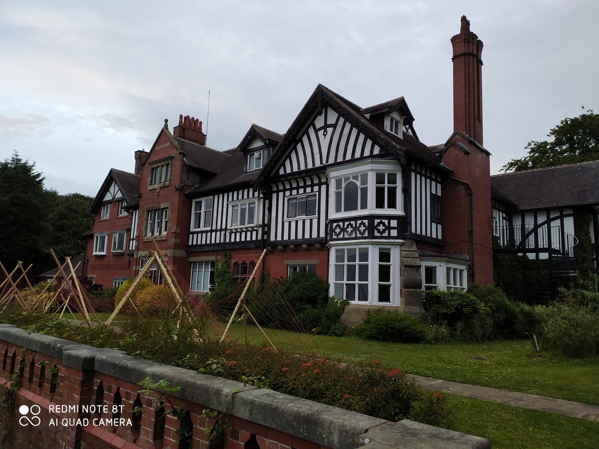 Kun_Sun_233's tweet photo. Nice building in the University of Lancaster😁😁 https://t.co/H2AEbbQHtK