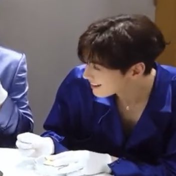 chakythinker's tweet image. stolen looks