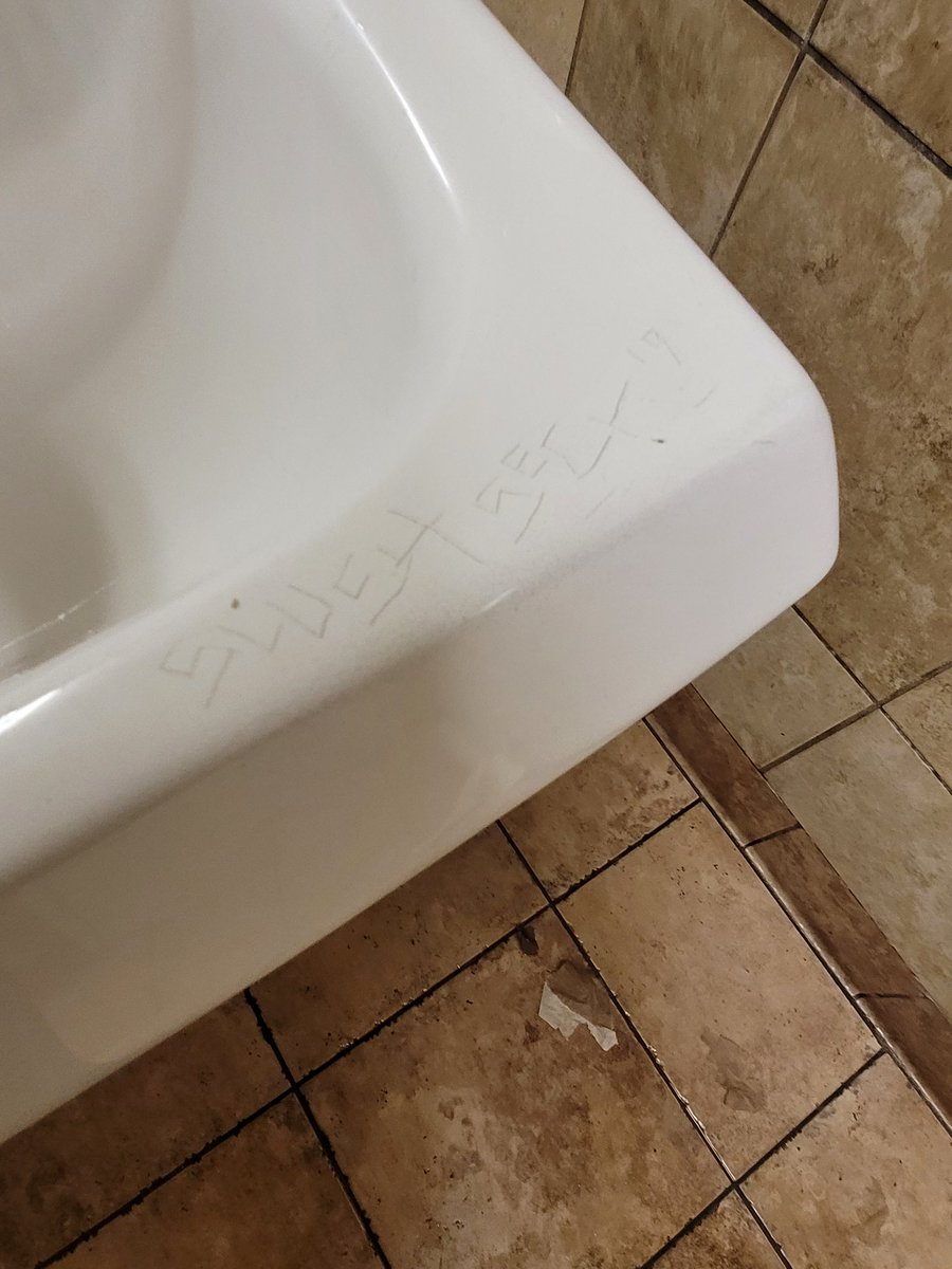 monknews's tweet photo. Sign @vons in restroom in Anaheim Hills which needs maintenance and cleaning. https://t.co/hDxhyLfk2S
