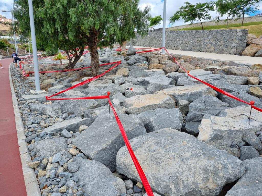 DefensaPaisaje's tweet image. ¿Un circuito de trial sobre las piedras del LAGARTARIO de Los Alisios?
Con @lpaurbanismo @Javier_Doreste @AyuntamientoLPA @AugustoHidalgo_ 
#SíSePuede

Pd.- El Lagarto gigante de Gran Canaria es "ESPECIE PROTEGIDA", pero ya sabemos que en GC no sirve de nada estar protegido!
