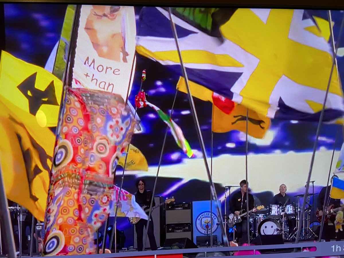 #wwfc Well represented at Glastonbury tonight #Glastonbury #NoelGallagher