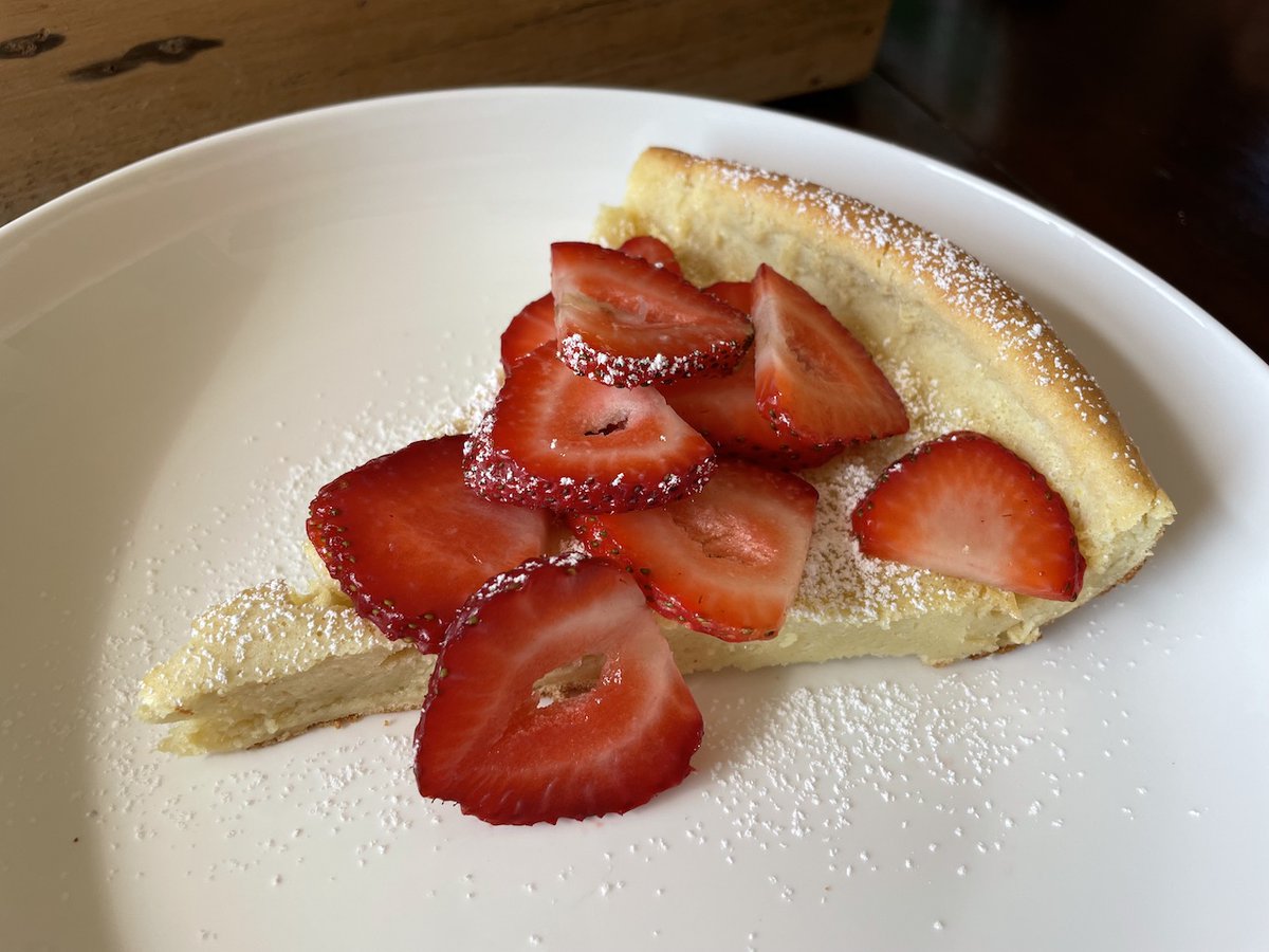cookafterclass's tweet photo. It's Sourdough Saturday! This Dutch Baby is a must try recipe😋 We like to top ours with some powdered sugar and fresh strawberries🍓 https://t.co/PAwW9FTbYm #breakfast #sourdough #food #brunch https://t.co/nPpYQqlT24