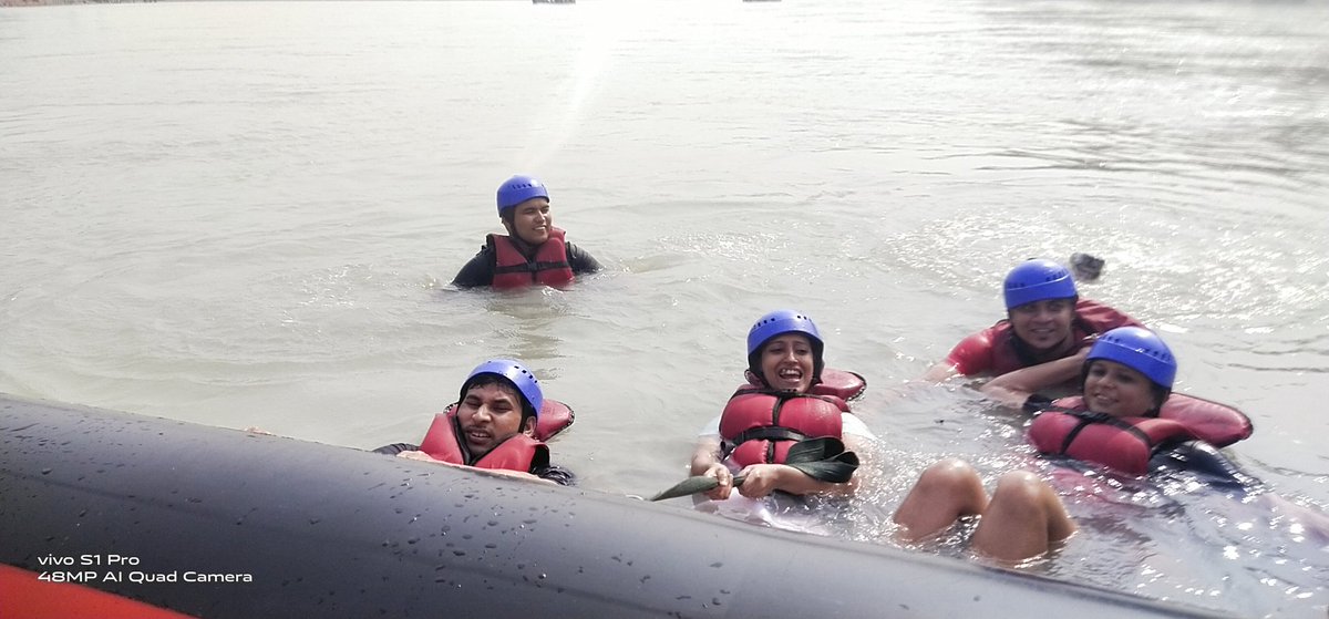 maahinegi814's tweet photo. #Rafting #AdventureTime #Fun #Fearles #gangariver #FridayVibes https://t.co/c1MdDh7Oc0
