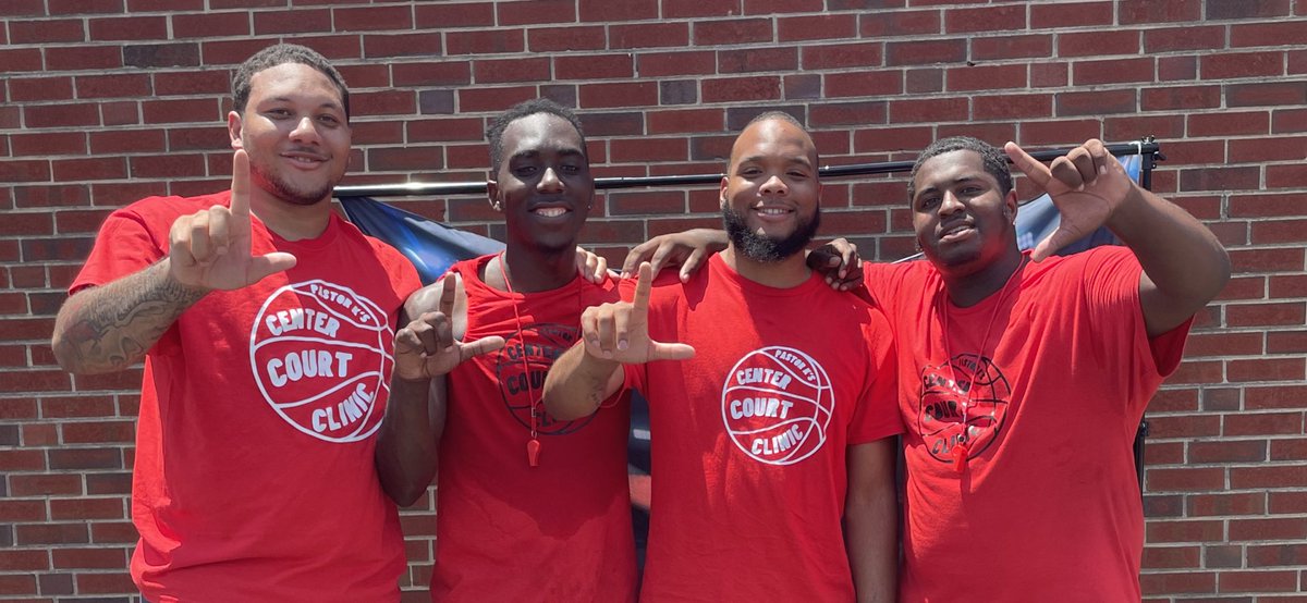 TLfoundation_'s tweet photo. Team Loaded โNext Levelโ Program has been extremely successful this season! They coordinated the free camp for over 50 kids! #3SSSB https://t.co/tb8aANzdJL