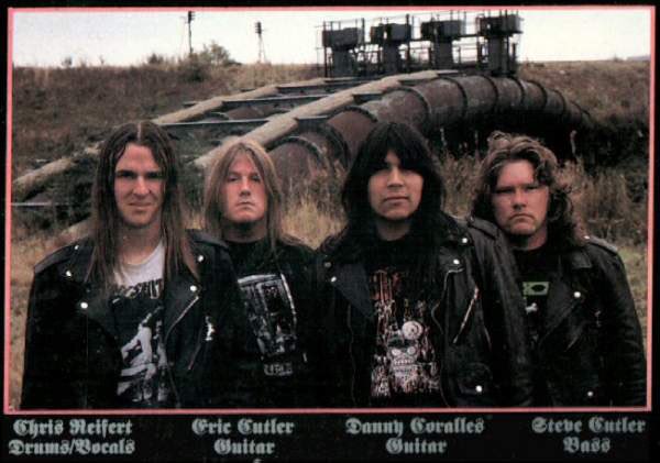 DeathMetalStuff's tweet photo. AUTOPSY 🧟‍♂️

1991 - England 🏴󠁧󠁢󠁥󠁮󠁧󠁿 https://t.co/OnpInX1pI0