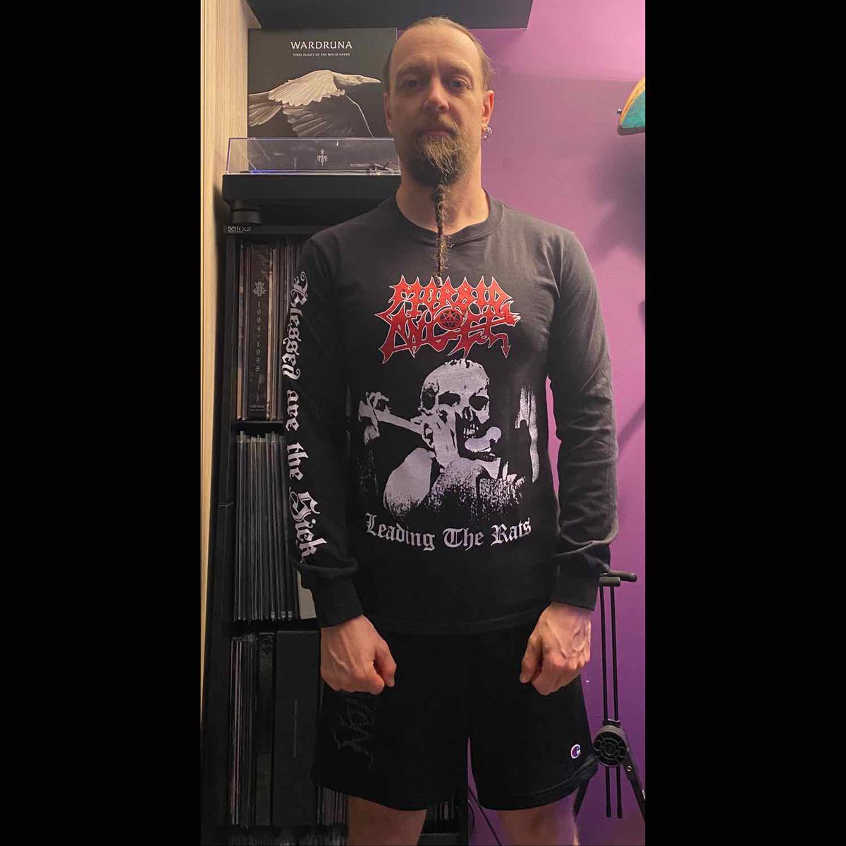 Steve_W_Guitar's tweet photo. Saturday night chilling in the home studio. Now Spinning @wardruna ‘First Flight Of The White Raven’ and repping this killer Morbid Angel longsleeve from #fullmoonshop #music #folk #scandinavia #nordicfolk #vikings #wardruna #firstflightofthewhiteraven #vinyl #vinylcollection https://t.co/gsGcr9qv5W