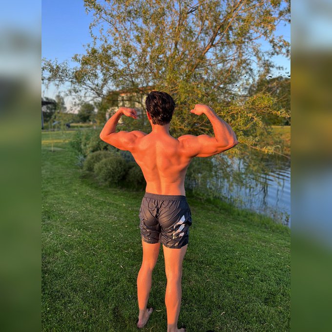 getting smaller and smaller ? but im loving the summer vibes https://t.co/wg5WznstbP