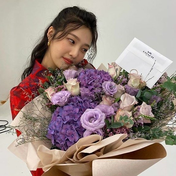 1996FEED's tweet photo. hello!! this is a new account made for photos and edits for joy and chungha
#조이 #JOY #청하 #CHUNGHA https://t.co/VHds4yoUuX