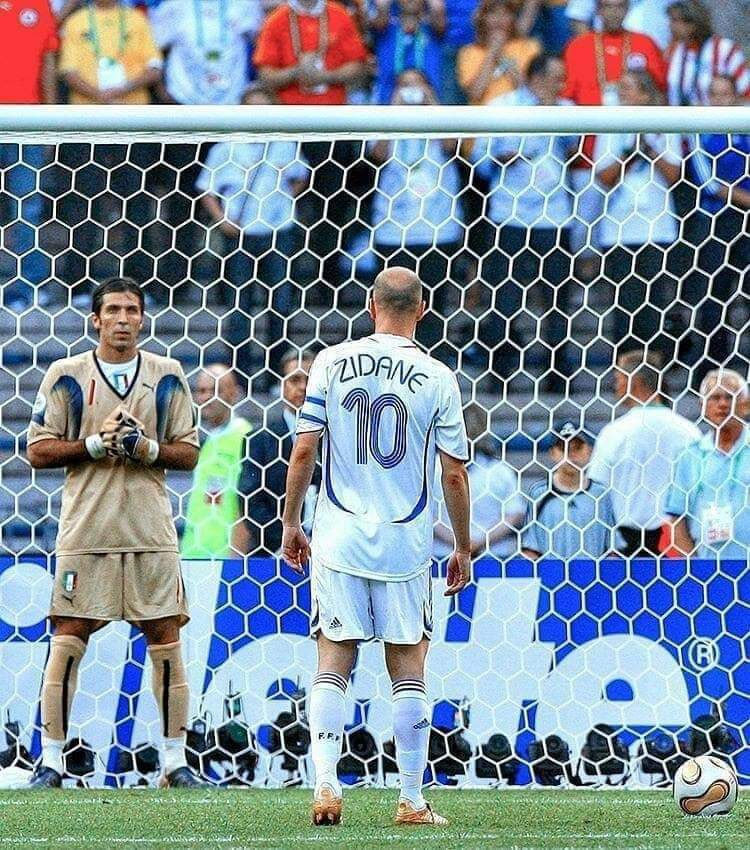 _BeFootball's tweet photo. Le plus grand penalty de l’histoire ? https://t.co/SON4Tc0mME