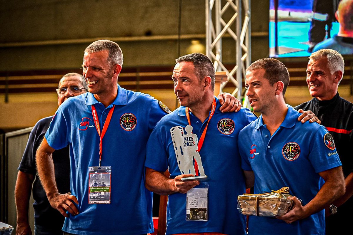 PompiersFR's tweet image. #CNSR2022 | 
Résultats SR 
💪🏻Meilleure nouvelle équipe : @pompiers36 - @Udsp36 
↗️Meilleure progression : @sdis_06 - @udsp06 
🥉: #SDIS33 - @udsp_gironde 
🥈: @SDIS17 - @UnionPompiers17 
🥇: @SDIS44 - @UDSP44