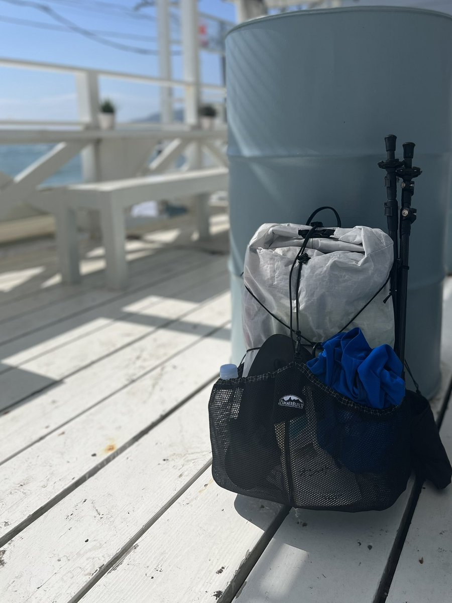zenhike's tweet photo. 昨日は夏用の新しい��ックパックに一泊分の荷物を積み込み山から海へと歩行テスト。ビール美味しい。

#ZimmerBuilt #pikapack #zimmerbuiltpikapack https://t.co/iEn3nufGzQ