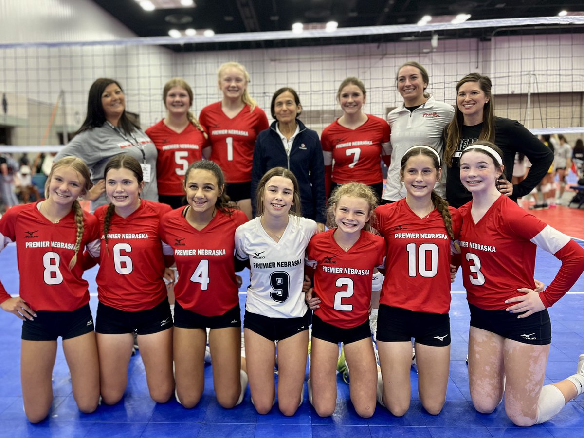 premier_13Black's tweet photo. We had the honor of being reffed by Patty Salvatore today! Patty was the first female to officiate Olympic indoor volleyball in Athens, Greece in 2004. @Premier_VB @usavolleyball https://t.co/j50vBhLCFU