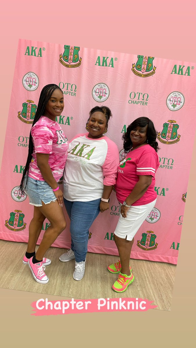 CortnieDeNise's tweet photo. @OmicronTauOmega Chapter Pinknic!!!💕💚 #AKA1908 #omicrontauomega #SpringforExcellence @CynthiaW14 @See_Chell https://t.co/ZYY6FrbN0X