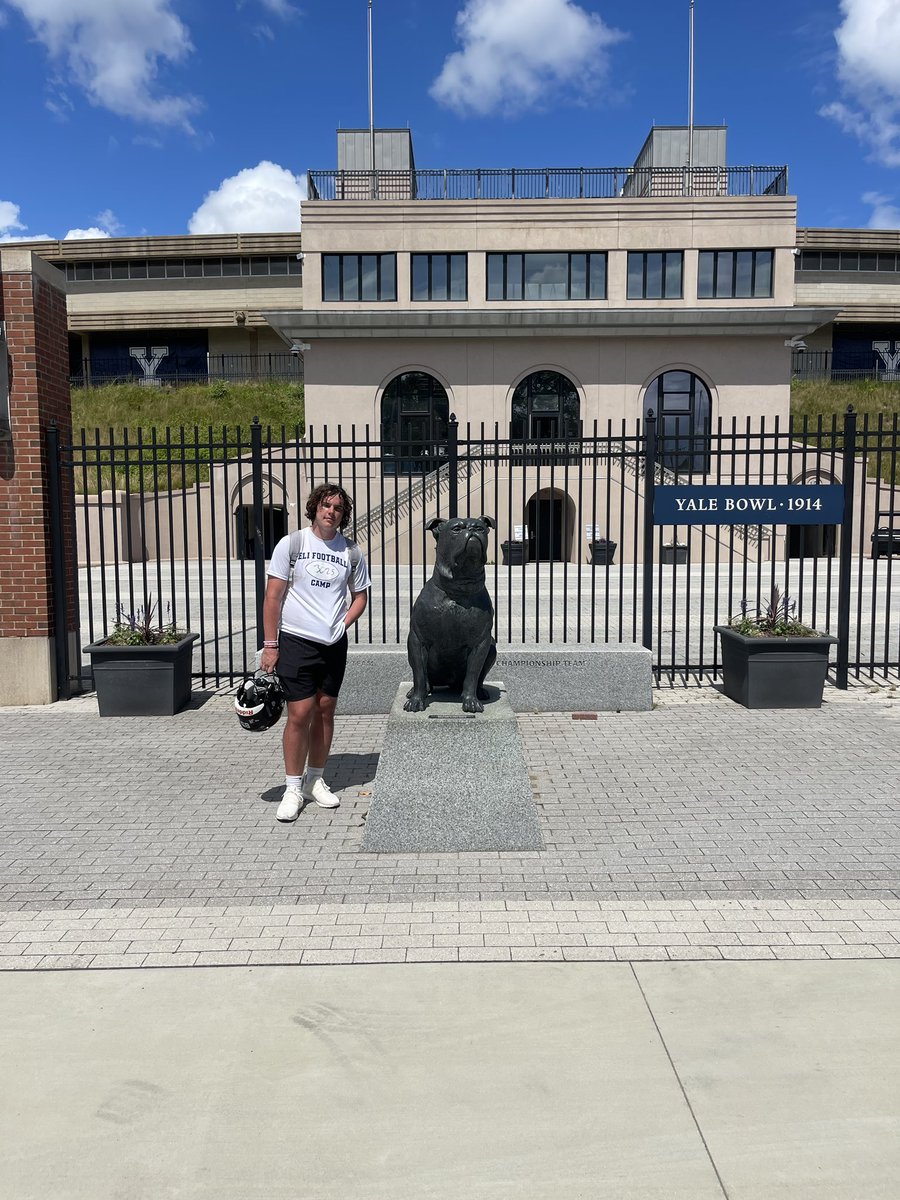 Had a great time at the Yale camp at the other day and was glad to compete @Yale_CoachMac <a href="/CoachRenoYale/">Tony Reno</a> <a href="/CoachRoyLopez/">Roy Lopez</a>