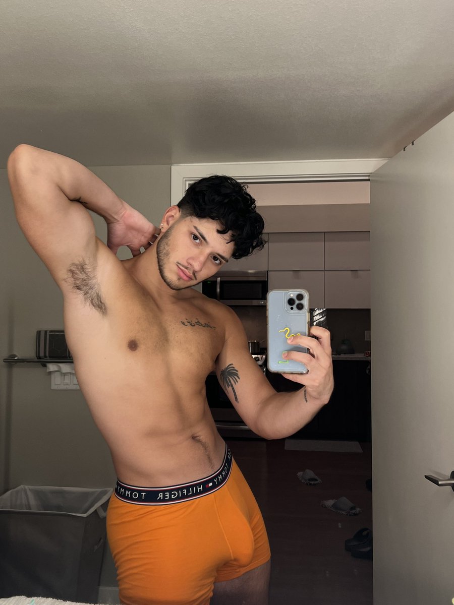 2aminnyc's tweet photo. On your knees ;) https://t.co/EA1Xr0e9on