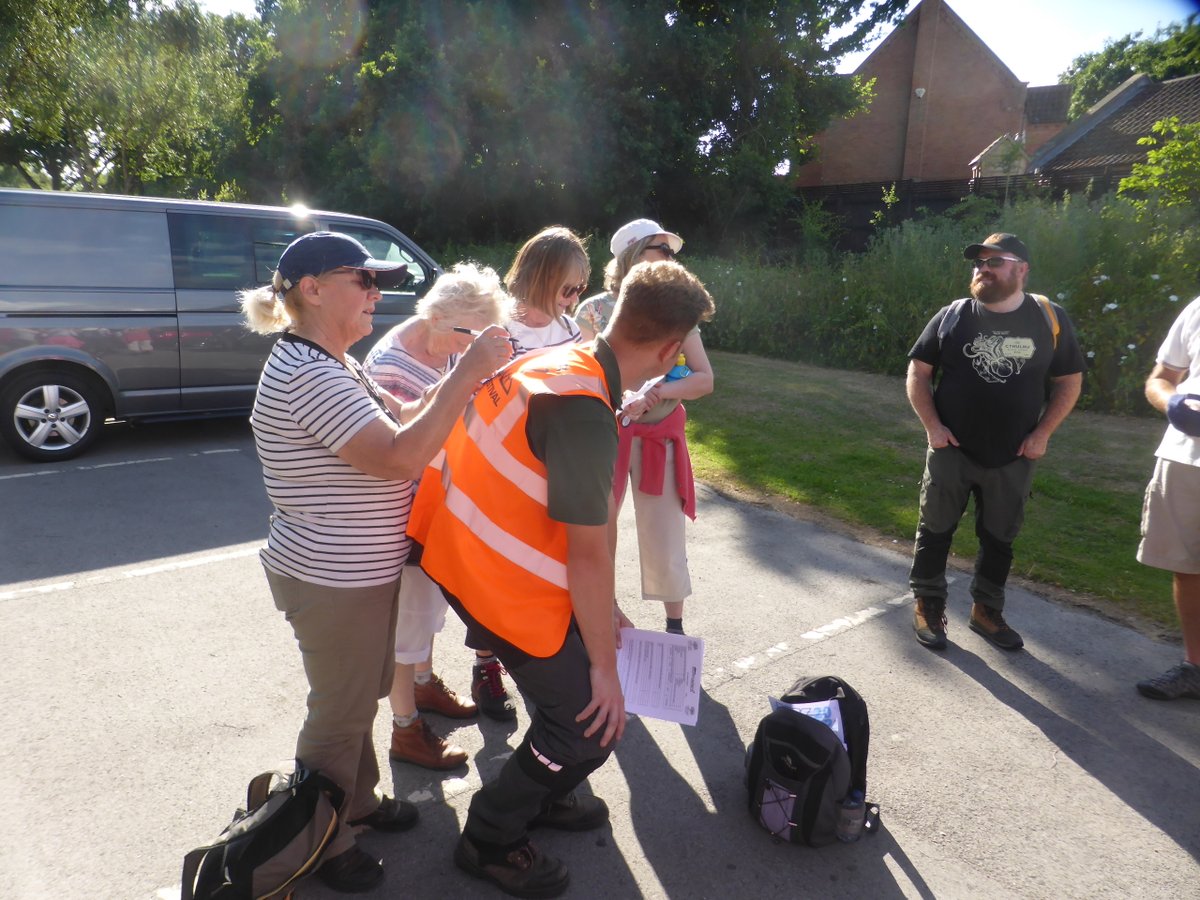 NickGrimshaw1's tweet photo. Lovely day today for the Queen Eleanor walk in the North Kesteven Walking Festival administered by 
@hillholtwood https://t.co/8GJ8uHbbeX