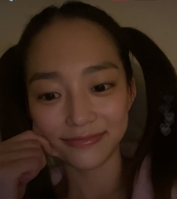 wongeunchae's tweet photo. Yeeun the chubby cheeks https://t.co/YqRC8OUx93