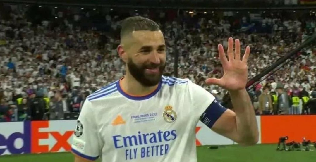 FCBRobbery's tweet photo. Hey Benzema how many League goals did you have in your 17/18 Season? https://t.co/m1uhmkeS8E